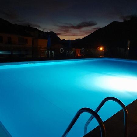 Апартаменти Valsassina Rent Introbio Екстер'єр фото