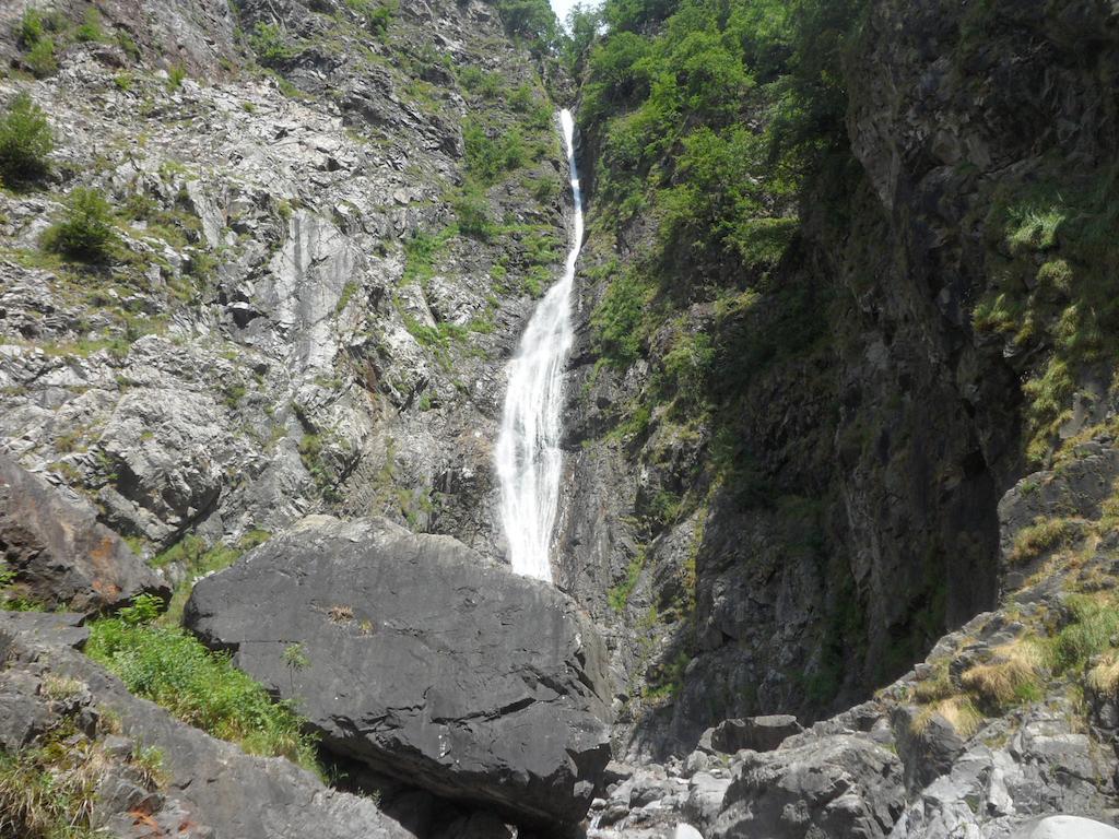 Апартаменти Valsassina Rent Introbio Екстер'єр фото
